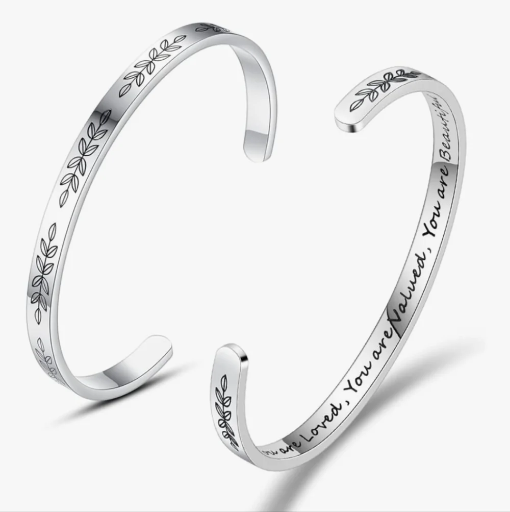 Elegant Silver Leaf Engraved Bracelet